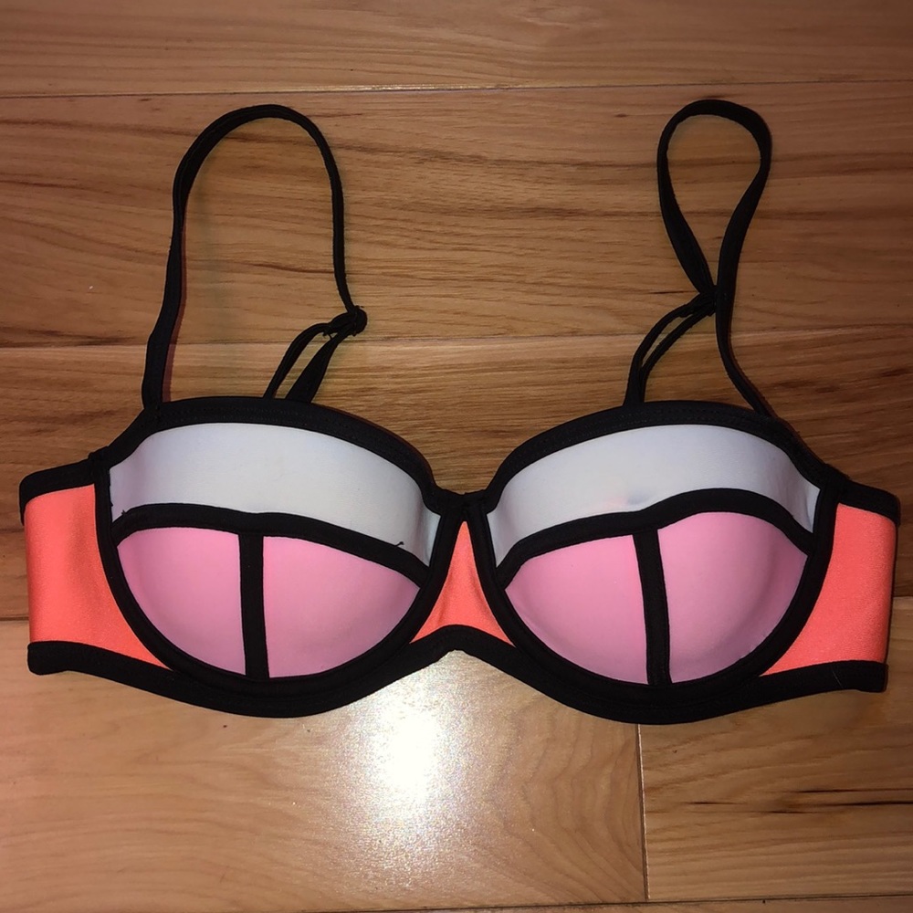 Triangl swim top!